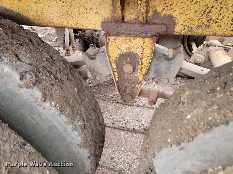 image for item JG9689 1996 Midland MG40MC3000  bottom dump trailer