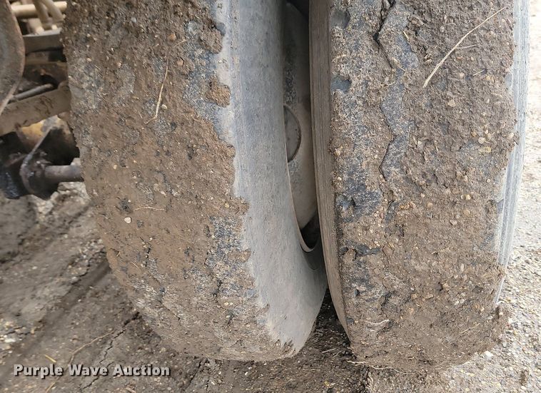 image for item JG9689 1996 Midland MG40MC3000  bottom dump trailer