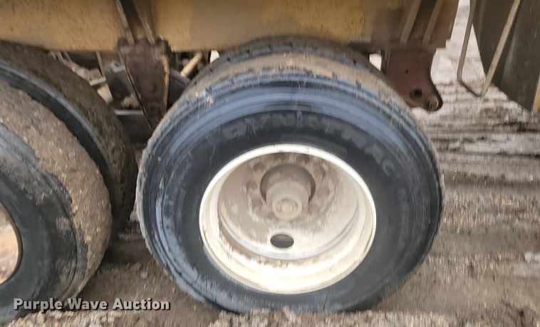 image for item JG9689 1996 Midland MG40MC3000  bottom dump trailer