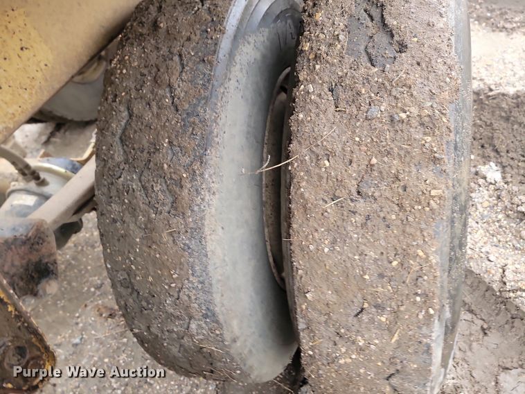 image for item JG9689 1996 Midland MG40MC3000  bottom dump trailer