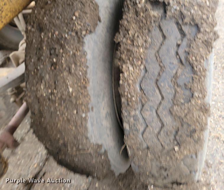 image for item JG9689 1996 Midland MG40MC3000  bottom dump trailer