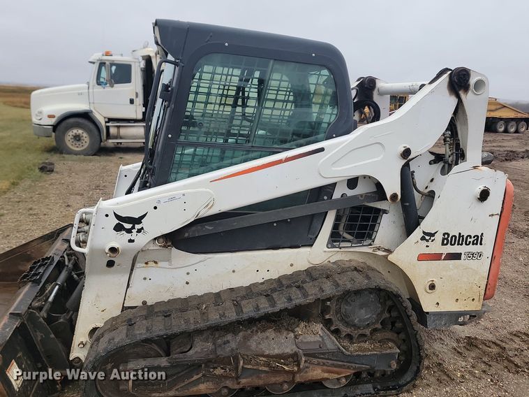 image for item JG9690 2016 Bobcat T590  skid steer loader