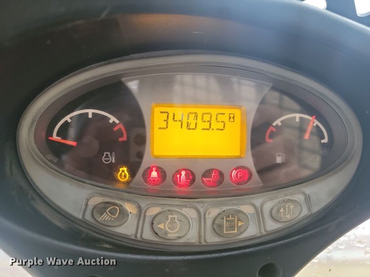 image for item JG9690 2016 Bobcat T590  skid steer loader