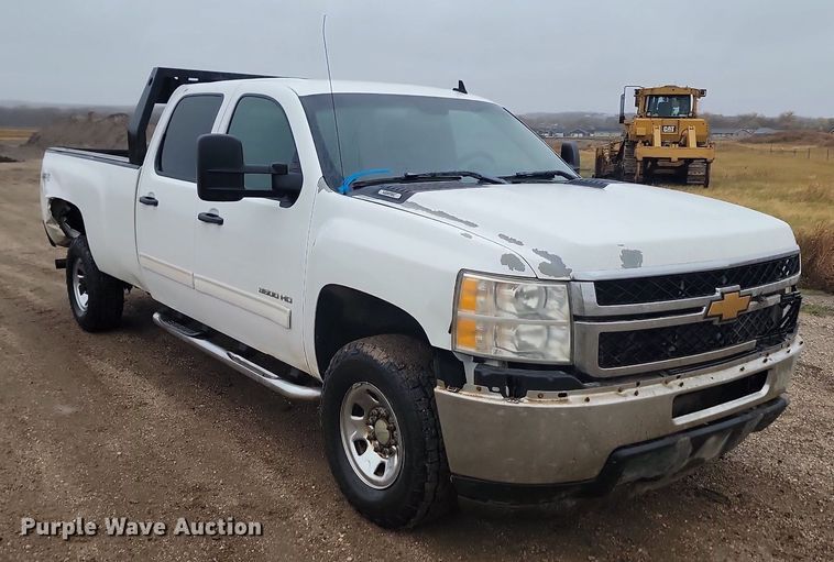 image for item JG9691 2010  Chevrolet Silverado 3500HD  Ext. Cab pickup truck