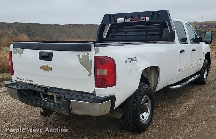 image for item JG9691 2010  Chevrolet Silverado 3500HD  Ext. Cab pickup truck