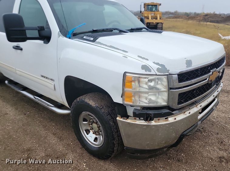 image for item JG9691 2010  Chevrolet Silverado 3500HD  Ext. Cab pickup truck