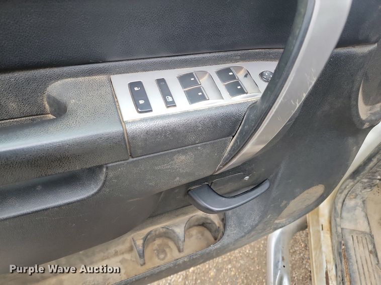 image for item JG9691 2010  Chevrolet Silverado 3500HD  Ext. Cab pickup truck