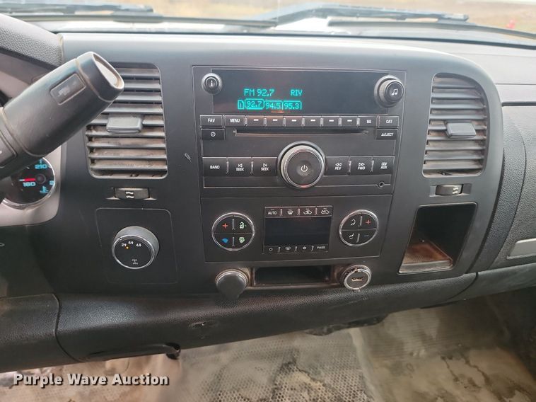 image for item JG9691 2010  Chevrolet Silverado 3500HD  Ext. Cab pickup truck