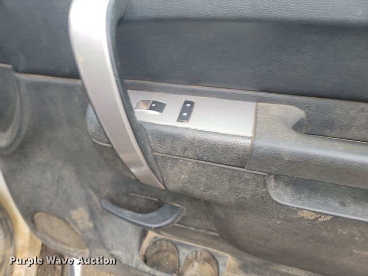 image for item JG9691 2010  Chevrolet Silverado 3500HD  Ext. Cab pickup truck