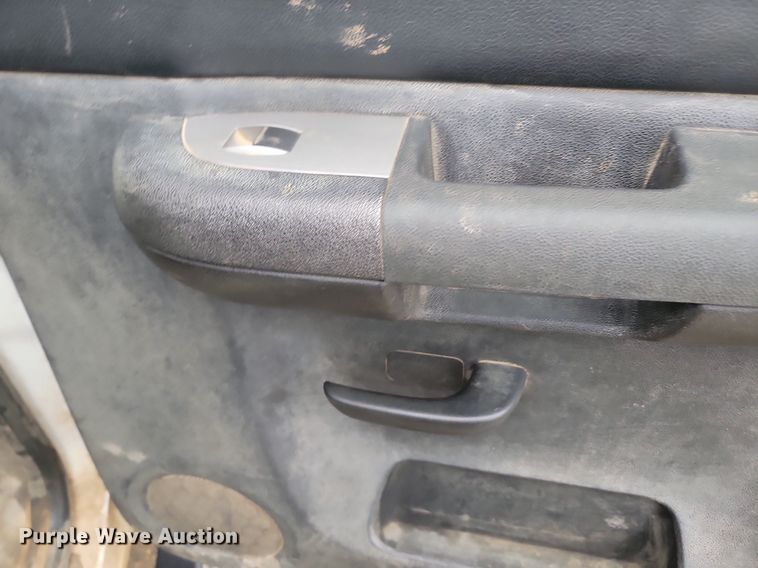 image for item JG9691 2010  Chevrolet Silverado 3500HD  Ext. Cab pickup truck