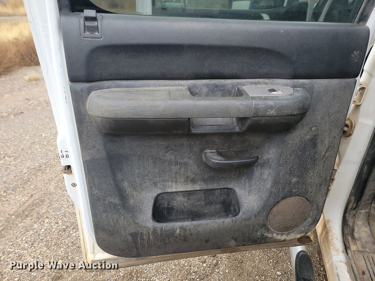 image for item JG9691 2010  Chevrolet Silverado 3500HD  Ext. Cab pickup truck