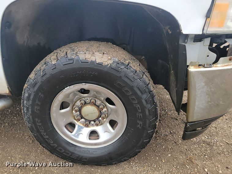 image for item JG9691 2010  Chevrolet Silverado 3500HD  Ext. Cab pickup truck