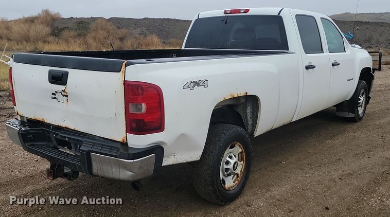 image for item JG9692 2013 Chevrolet Silverado 2500HD  Crew Cab pickup truck