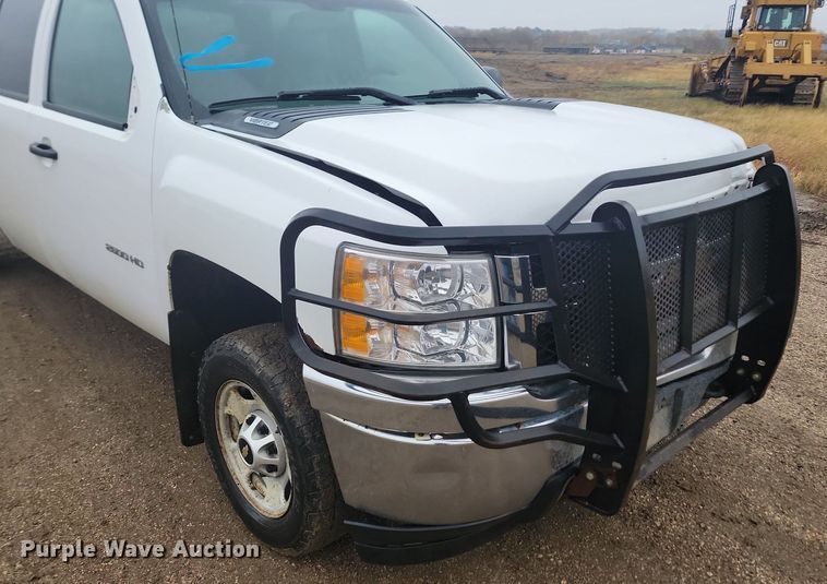 image for item JG9692 2013 Chevrolet Silverado 2500HD  Crew Cab pickup truck