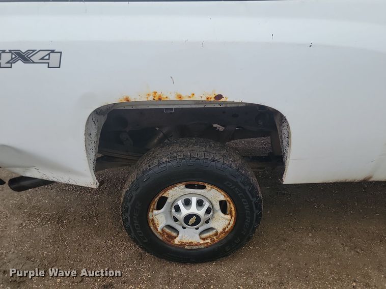 image for item JG9692 2013 Chevrolet Silverado 2500HD  Crew Cab pickup truck