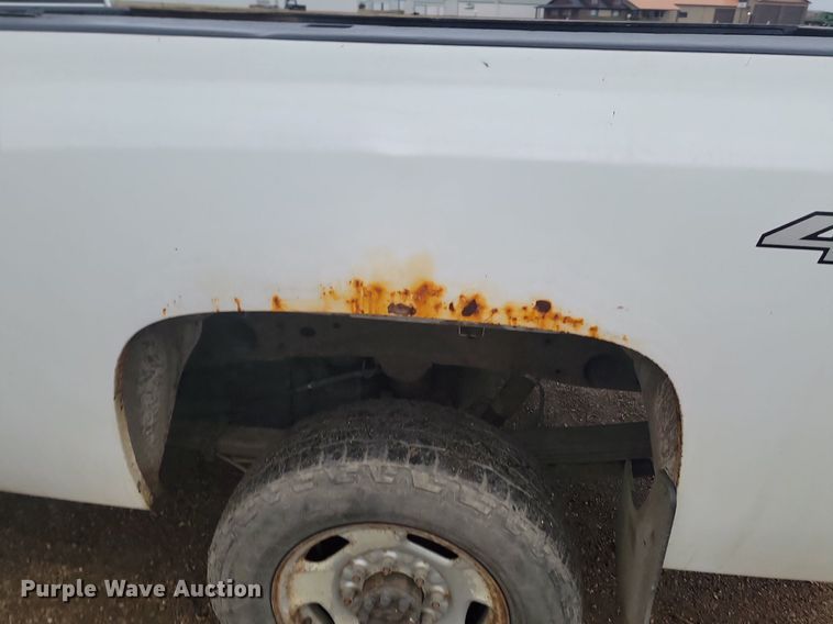 image for item JG9692 2013 Chevrolet Silverado 2500HD  Crew Cab pickup truck