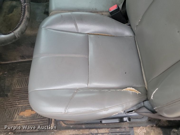 image for item JG9692 2013 Chevrolet Silverado 2500HD  Crew Cab pickup truck