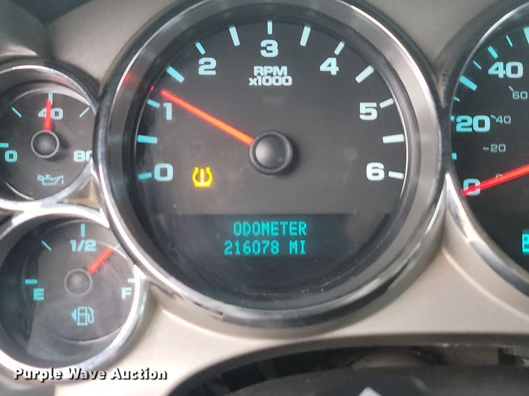 image for item JG9692 2013 Chevrolet Silverado 2500HD  Crew Cab pickup truck