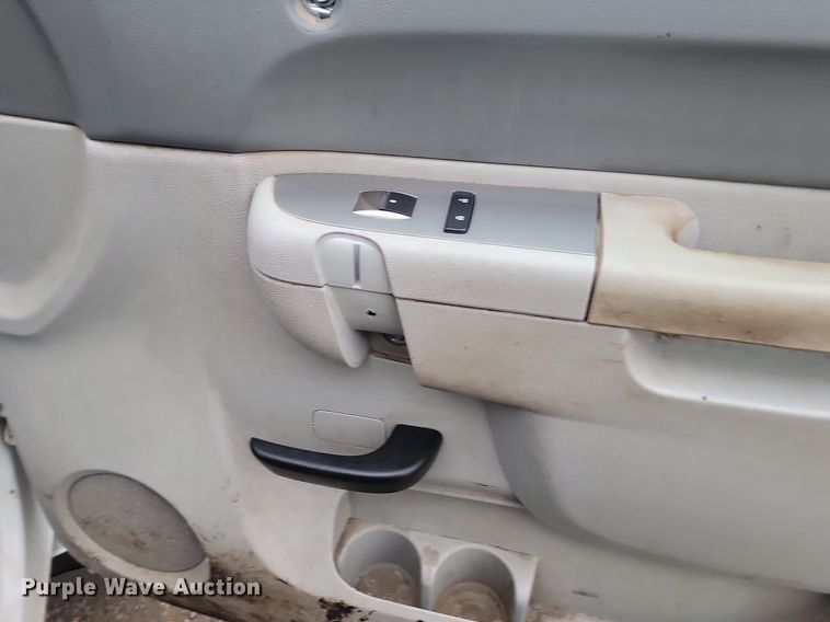 image for item JG9692 2013 Chevrolet Silverado 2500HD  Crew Cab pickup truck