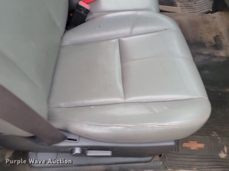 image for item JG9692 2013 Chevrolet Silverado 2500HD  Crew Cab pickup truck