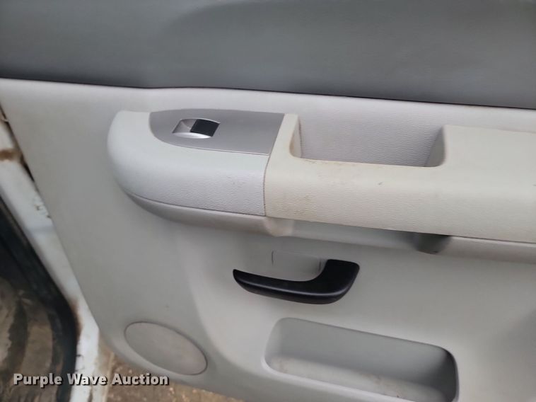 image for item JG9692 2013 Chevrolet Silverado 2500HD  Crew Cab pickup truck