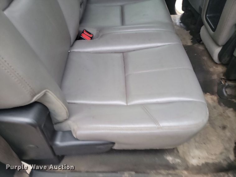 image for item JG9692 2013 Chevrolet Silverado 2500HD  Crew Cab pickup truck