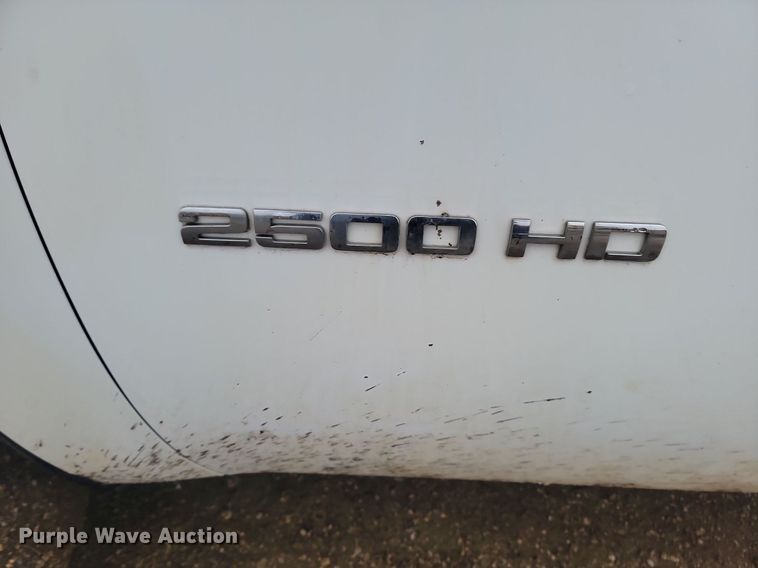 image for item JG9692 2013 Chevrolet Silverado 2500HD  Crew Cab pickup truck