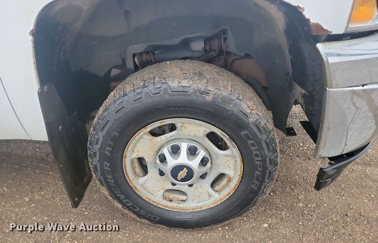 image for item JG9692 2013 Chevrolet Silverado 2500HD  Crew Cab pickup truck