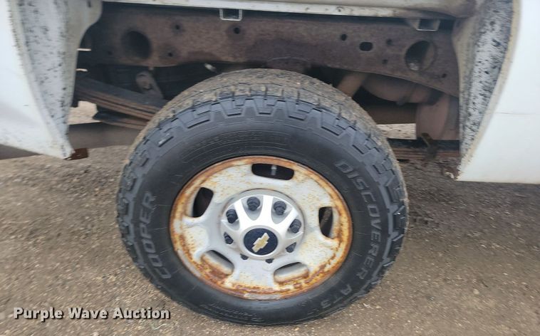 image for item JG9692 2013 Chevrolet Silverado 2500HD  Crew Cab pickup truck