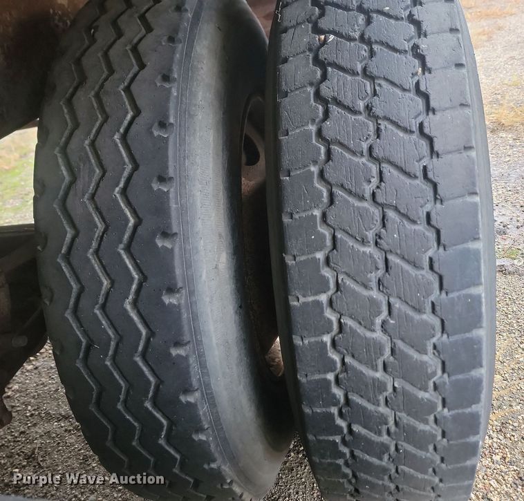 image for item JG9693 2004 Shop built  dry van trailer