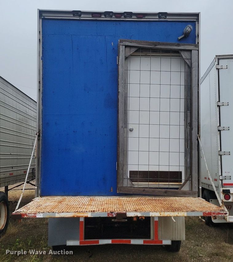 image for item JG9694 1988 Great Dane 701TZ1  mobile office