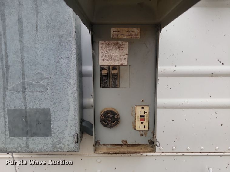 image for item JG9694 1988 Great Dane 701TZ1  mobile office