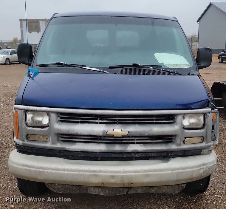 image for item JG9695 2000 Chevrolet Express 2500  van