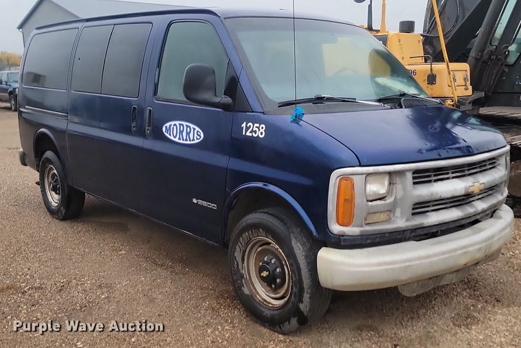 image for item JG9695 2000 Chevrolet Express 2500  van