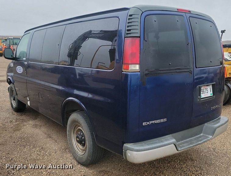 image for item JG9695 2000 Chevrolet Express 2500  van
