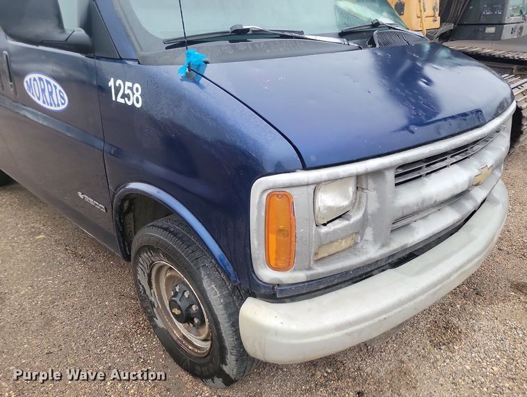 image for item JG9695 2000 Chevrolet Express 2500  van