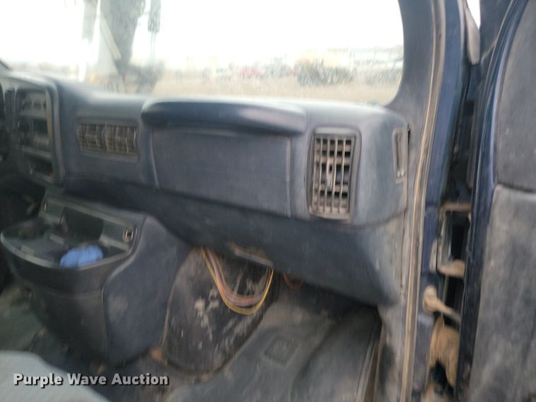 image for item JG9695 2000 Chevrolet Express 2500  van