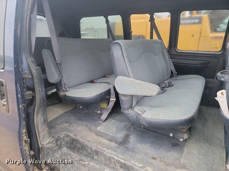 image for item JG9695 2000 Chevrolet Express 2500  van