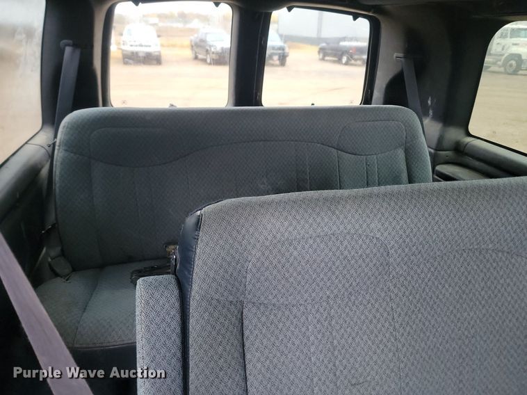 image for item JG9695 2000 Chevrolet Express 2500  van