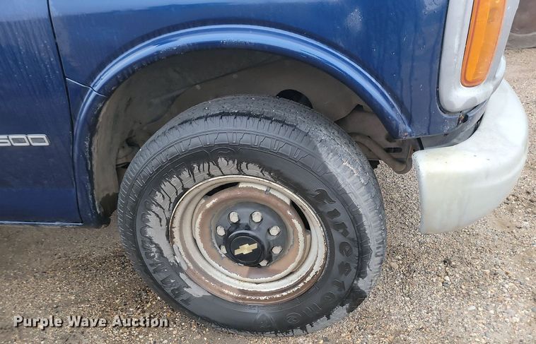 image for item JG9695 2000 Chevrolet Express 2500  van