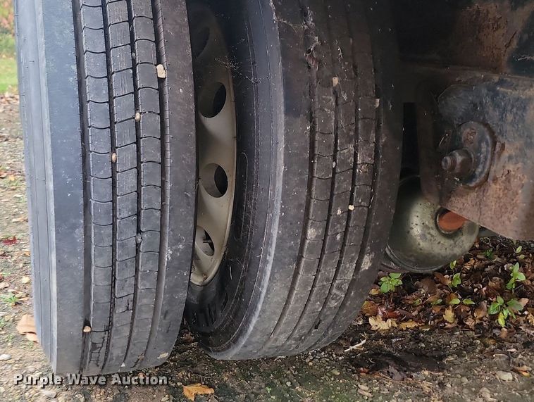 image for item JG9697 2003 Doonan 482DB14  drop deck trailer