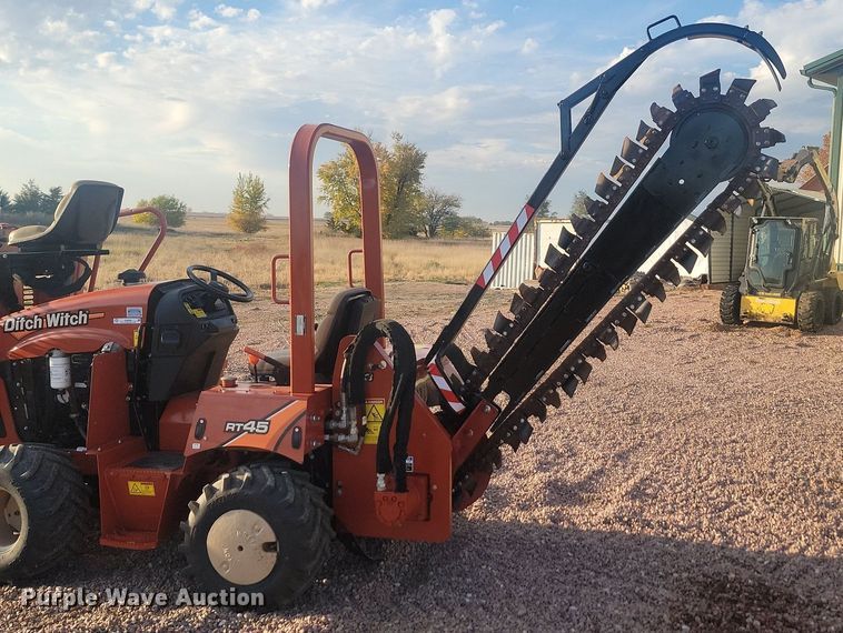 image for item JG9698 2018 Ditch Witch RT45  trencher