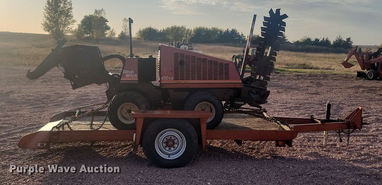image for item JG9699 2013 Ditch Witch 410SX  trencher