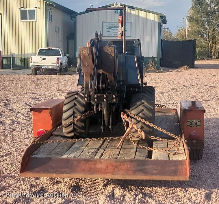 image for item JG9699 2013 Ditch Witch 410SX  trencher