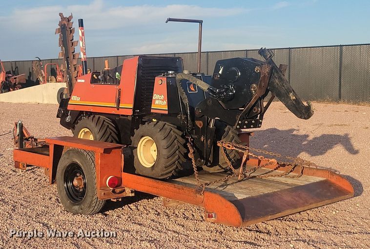image for item JG9699 2013 Ditch Witch 410SX  trencher