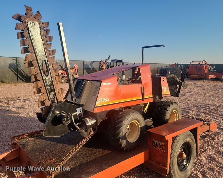 image for item JG9699 2013 Ditch Witch 410SX  trencher