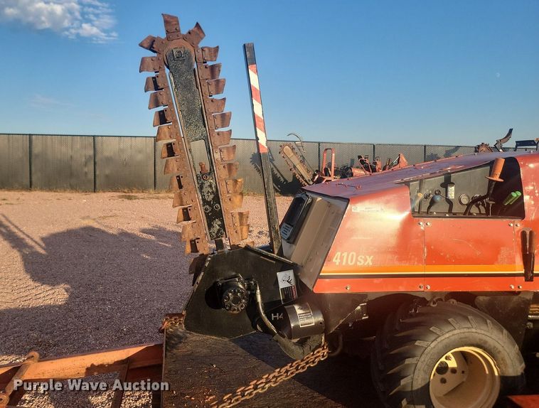 image for item JG9699 2013 Ditch Witch 410SX  trencher