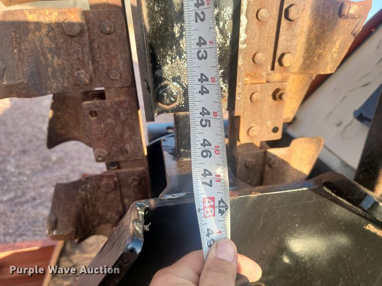 image for item JG9699 2013 Ditch Witch 410SX  trencher