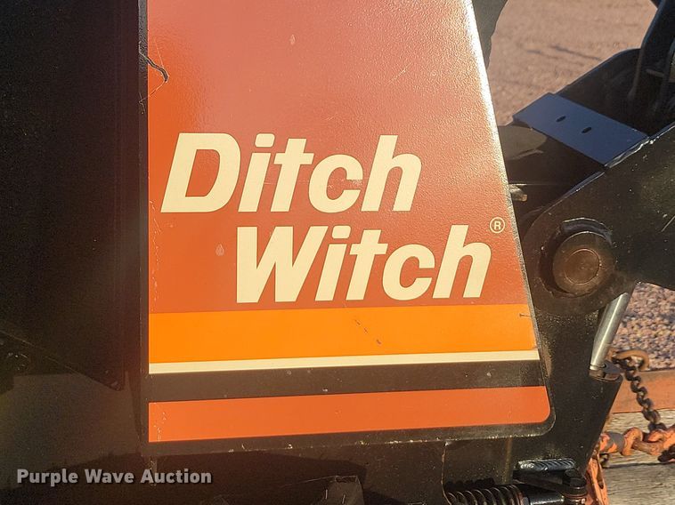 image for item JG9699 2013 Ditch Witch 410SX  trencher