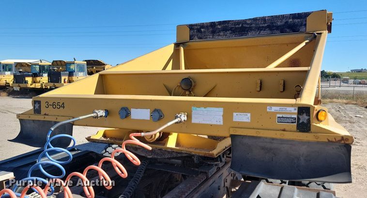 image for item JG9730 1985 Load King  bottom dump trailer